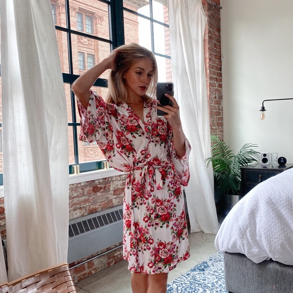 FLORAL ROBE - Picture 2 of 6